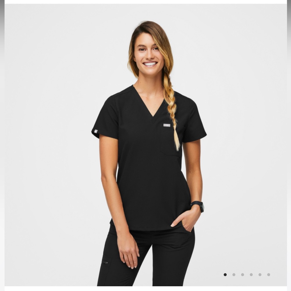 Figs Catarina black one pocket scrub top